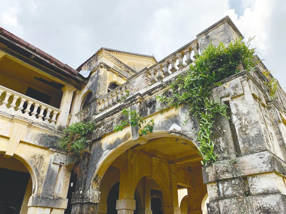 $!Penang’s 99 Door Mansion is widely reputed to be one of the most haunted locations in Malaysia. – serenasands