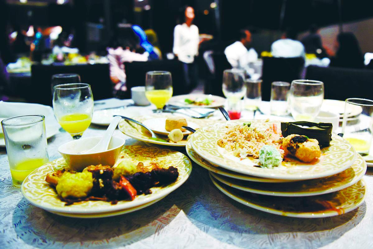Malaysians waste over 17,000 tonnes of food daily. Nearly 4,000 tonnes of that is still edible. – SYED AZAHAR SYED
