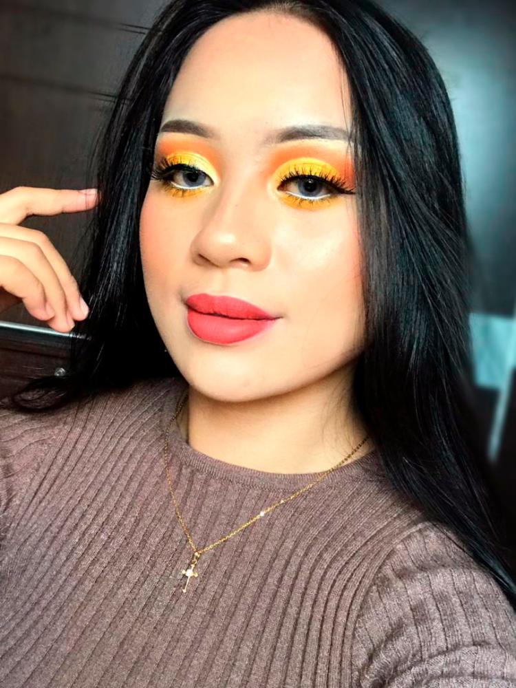 Lovina loves experimenting with and exploring various styles of makeup and expanding her creativity.
