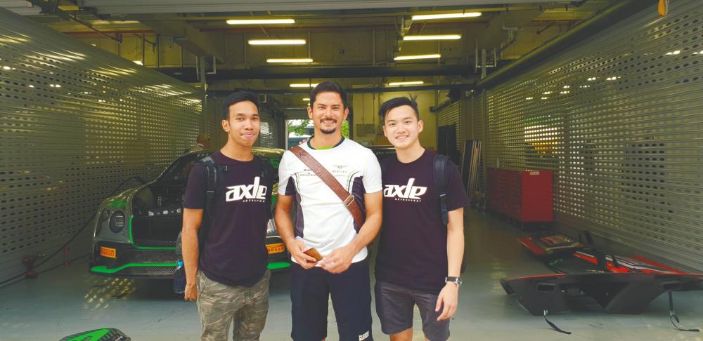 $!Yoong with Daim Hishammuddin (far left) and Mitchell Cheah, drivers under Axle Motorsport’s Talent Development Programme. – Courtesy of Axle Motorsport