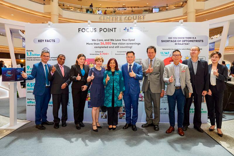 Ministry of Health secretary-general Datuk Seri Suriani Ahmad (5th from left), Focus Point president and CEO Datuk Liaw Choon Liang (6th from left) and some guests during the launch of the company’s World Sight Day 2024 campaign at the Mid Valley Megamall shopping centre.