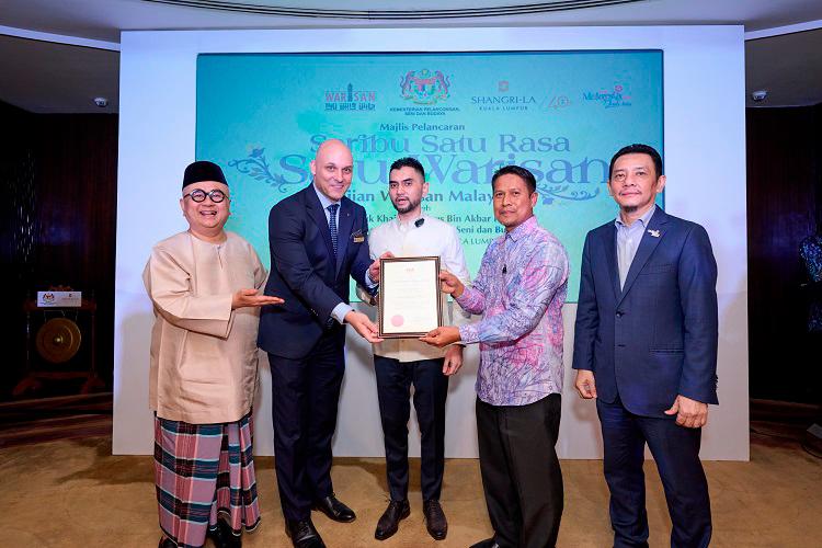 From left: Ismail, Shangri-La Kuala Lumpur general manager Daniel Kaeflein, Tourism, Arts and Culture Deputy Minister Datuk Khairul Firdaus Akbar Khan, National Heritage Department director-general Mohamad Muda Bahadin and Tourism Malaysia deputy director-general Sharin Mokhtar during the launch of the hotel’s Malaysian Heritage Menu.