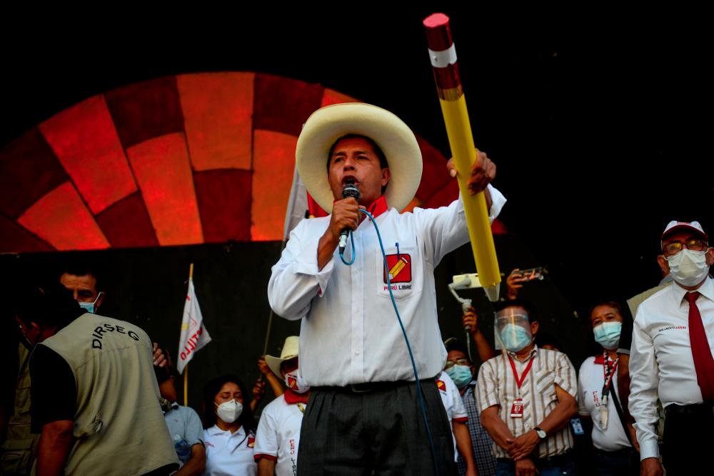 Leftist Castillo polling ahead of Fujimori for Peru presidency