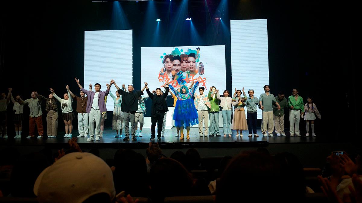 This musical is one of the most ambitious local stage productions in recent years, boldly highlighting mental health themes. The cast devoted nearly three months to intensive rehearsals — a true testament to their professionalism and passion.