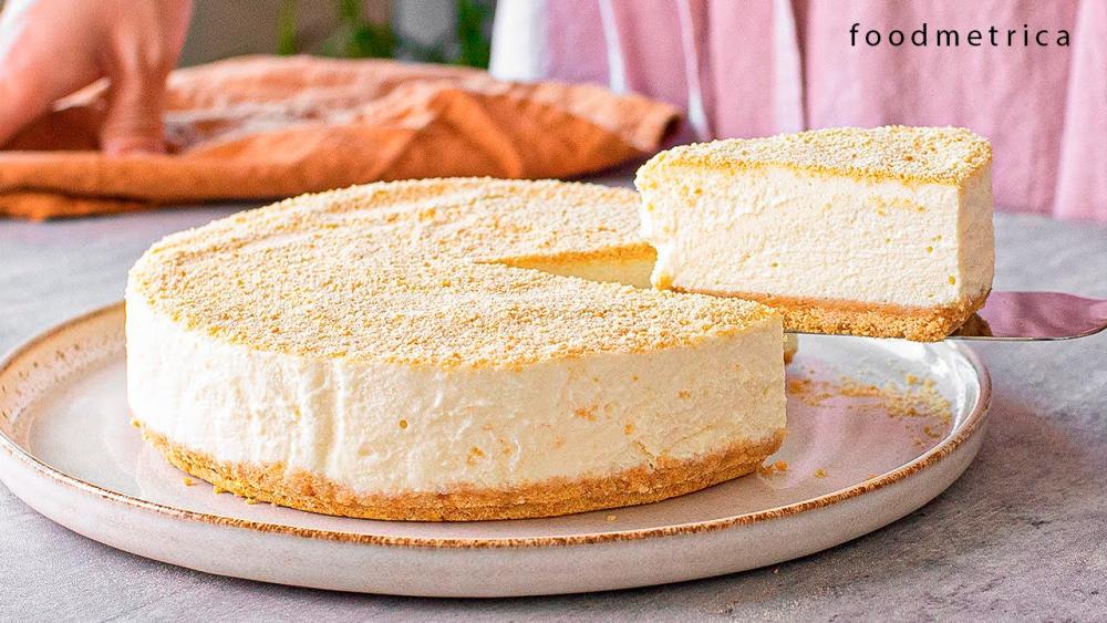 $!The cheesecake features classic graham cracker crust and a smooth cream cheese filling. – PIC FROM YOUTUBE @FOOD METRICA