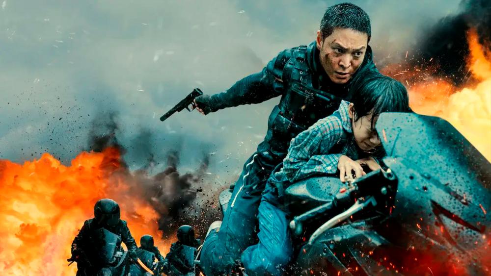Carter is a film that’s almost like a live-action video game in a single-take format. – NETFLIX