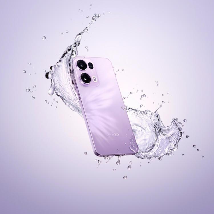 $!The phones can remain submerged in water up to 2 metres deep for 30 minutes.