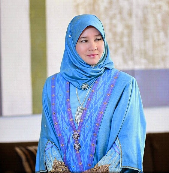 Tunku Azizah, the people’s princess