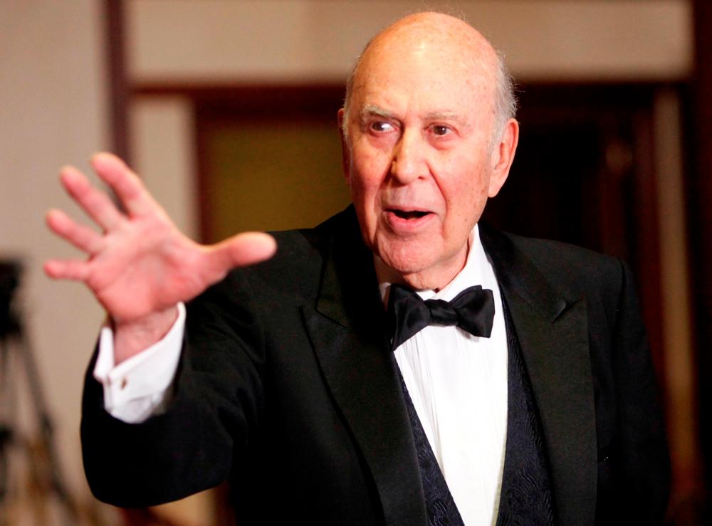 $!Master of Ceremonies for the night Carl Reiner arrives at the 62nd Annual Directors Guild of America Awards in Los Angeles January 30, 2010. REUTERS/Danny Moloshok/File Photo