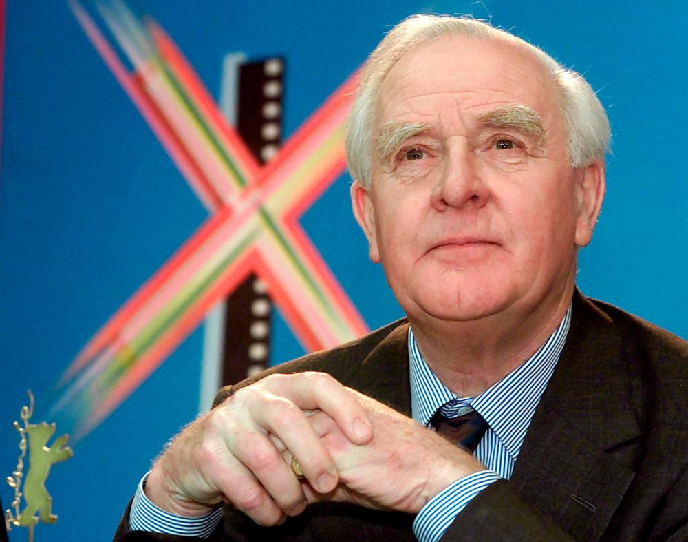 $!FILE PHOTO: British author John Le Carre addresses a news conference at the 51st Berlinale International Film Festival in Berlin, Germany, February 11, 2001. REUTERS/Arnd Wiegmann/File Photo