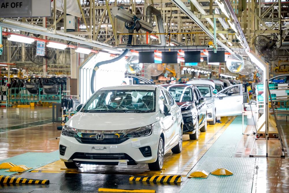 $!The all-new Honda City at the assembly line in the Honda assembly plant in Malacca.