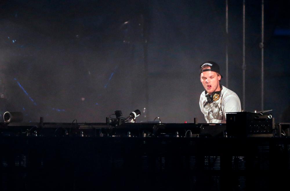 FILE PHOTO: Swedish musician, DJ, remixer and record producer Avicii (Tim Bergling) performs at the Summerburst music festival at Ullevi stadium in Gothenburg, Sweden May 30, 2015. Picture taken May 30, 2015. – Reuters