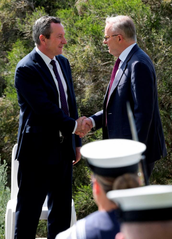 FILE PHOTO: Australian Prime Minister Anthony Albanese meets WA Premier Mark McGowan (left) at Kings Park, in Perth city, Australia October 22, 2022. - REUTERSPIX