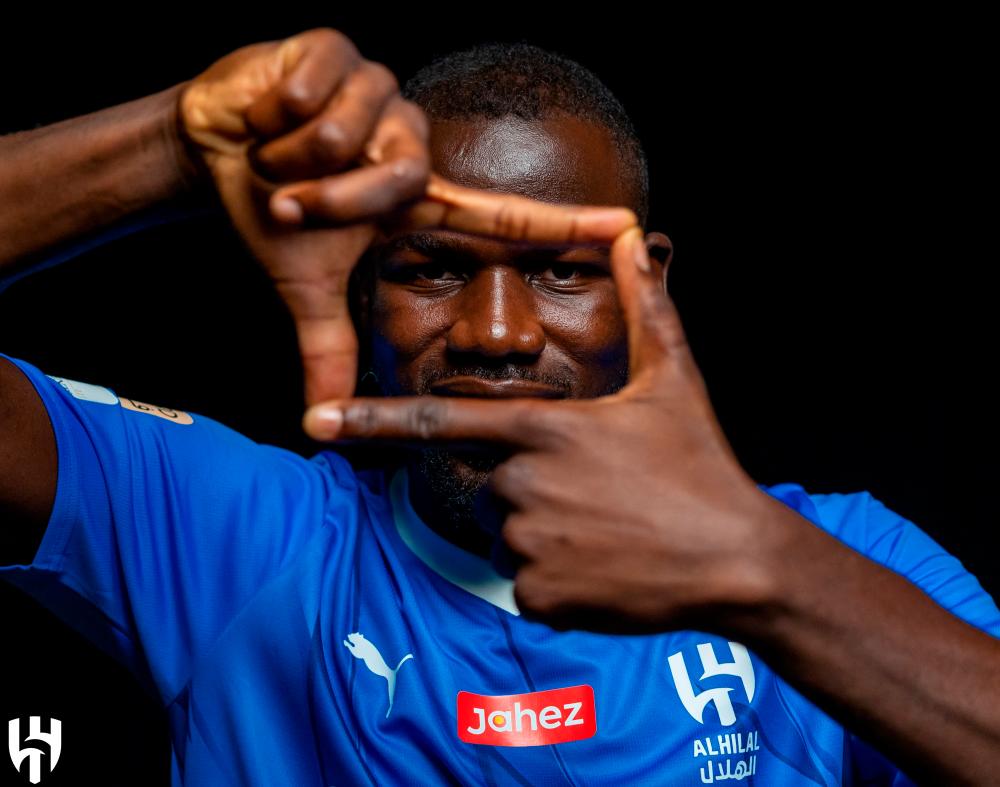 Kalidou Koulibaly poses after being signed by Al Hilal club with Saudi Pro League, at the club’s headquarters in Riyadh, Saudi Arabia, June 25, 2023. REUTERSPIX