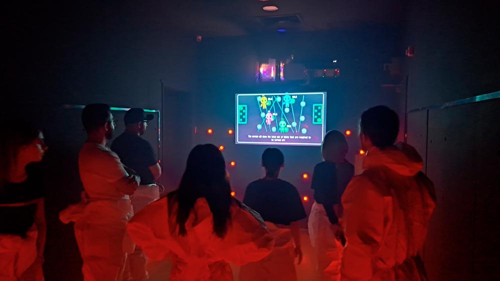 Teamwork is key in winning the Bomb Battle with your squad. Ready for team building, bonding, and fun with friends and family! $!Teamwork is key in winning the Bomb Battle with your squad. Ready for team building, bonding, and fun with friends and family!