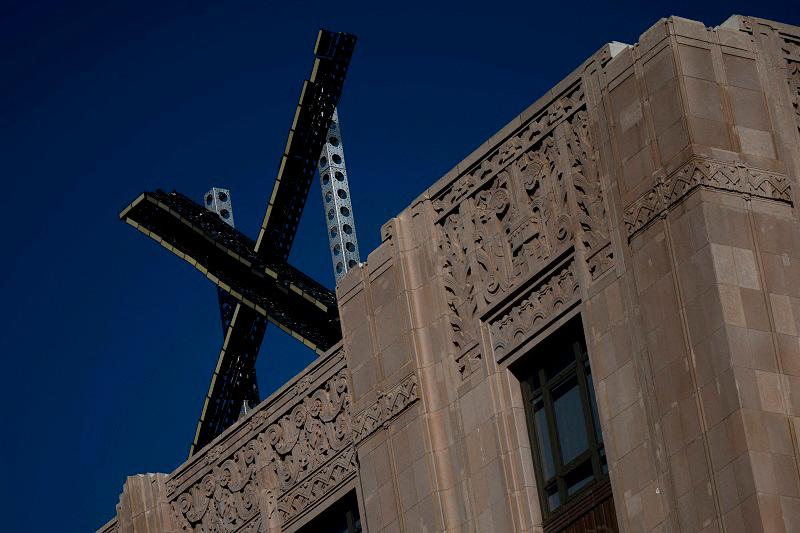 ‘X’ logo is seen on the top of the headquarters of the messaging platform X, formerly known as Twitter, in downtown San Francisco, California, U.S., July 30, 2023. - REUTERS/Carlos Barria/File Photo