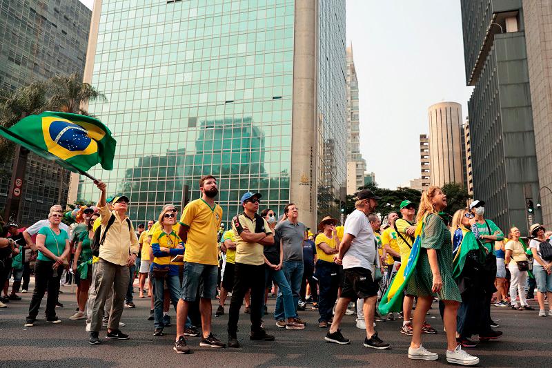 Supporters of former Brazilian President Jair Bolsonaro rally in protest against judge Alexandre de Moraes, who ordered the suspension of X social media platform, in Sao Paulo, Brazil September 7, 2024. - REUTERS/Jorge Silva