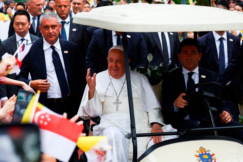 Pope Francis arrives in Singapore, during the last leg of his apostolic visit to Asia - REUTERSpix