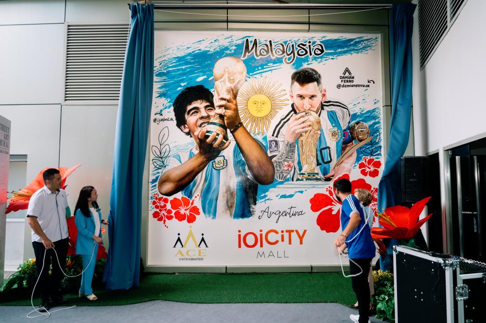 Mural art exhibition in Putrajaya celebrate Argentinian football legends