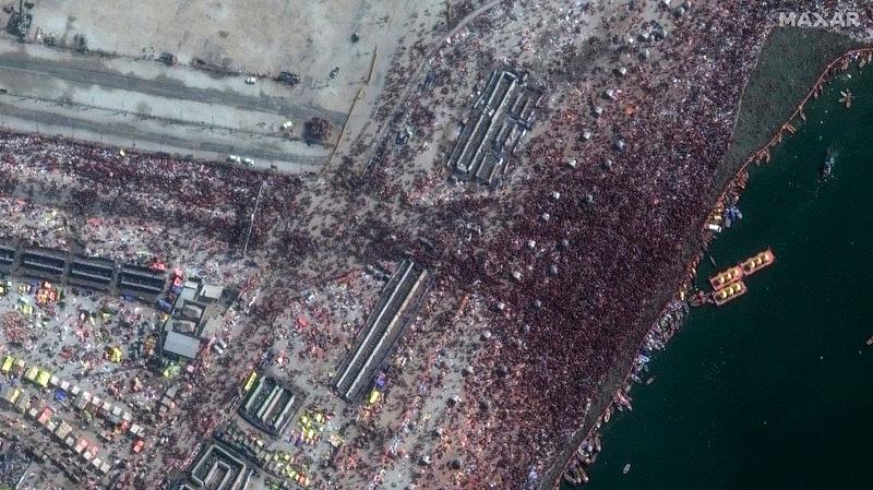 A satellite image shows a crowd of people along banks of Yamuna river, following a stampede at the “Maha Kumbh Mela” or the Great Pitcher Festival in Prayagraj, India, January 29, 2025 Maxar Technologies/Handout via REUTERS