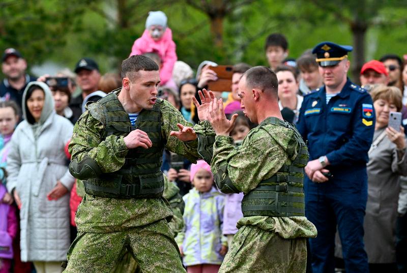 Cadets of the Omsk Tank Engineering Institute demonstrate their skills in a fight during a performance dedicated to the upcoming 80th anniversary of the victory over Nazi Germany in World War Two, in the Siberian city of Omsk, Russia, May 3, 2025. REUTERSpix