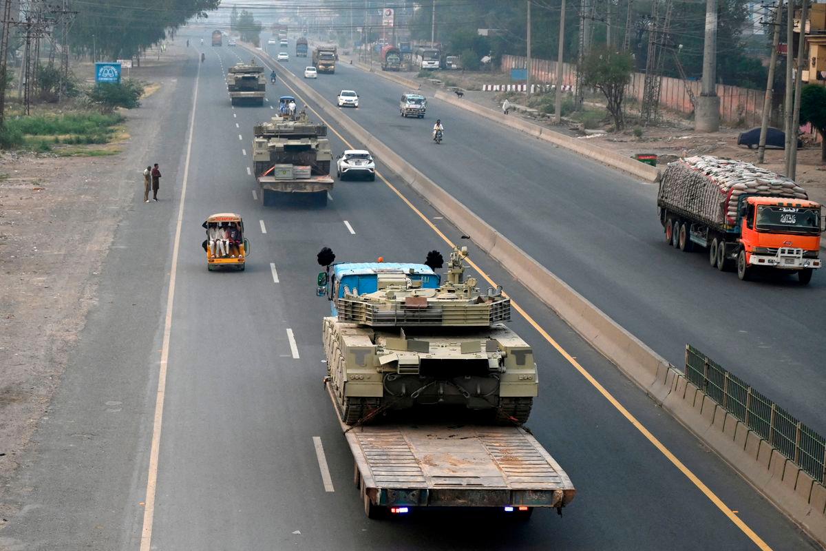 Tanks are transported on a road in Muridke near Lahore, Pakistan - REUTERSpix