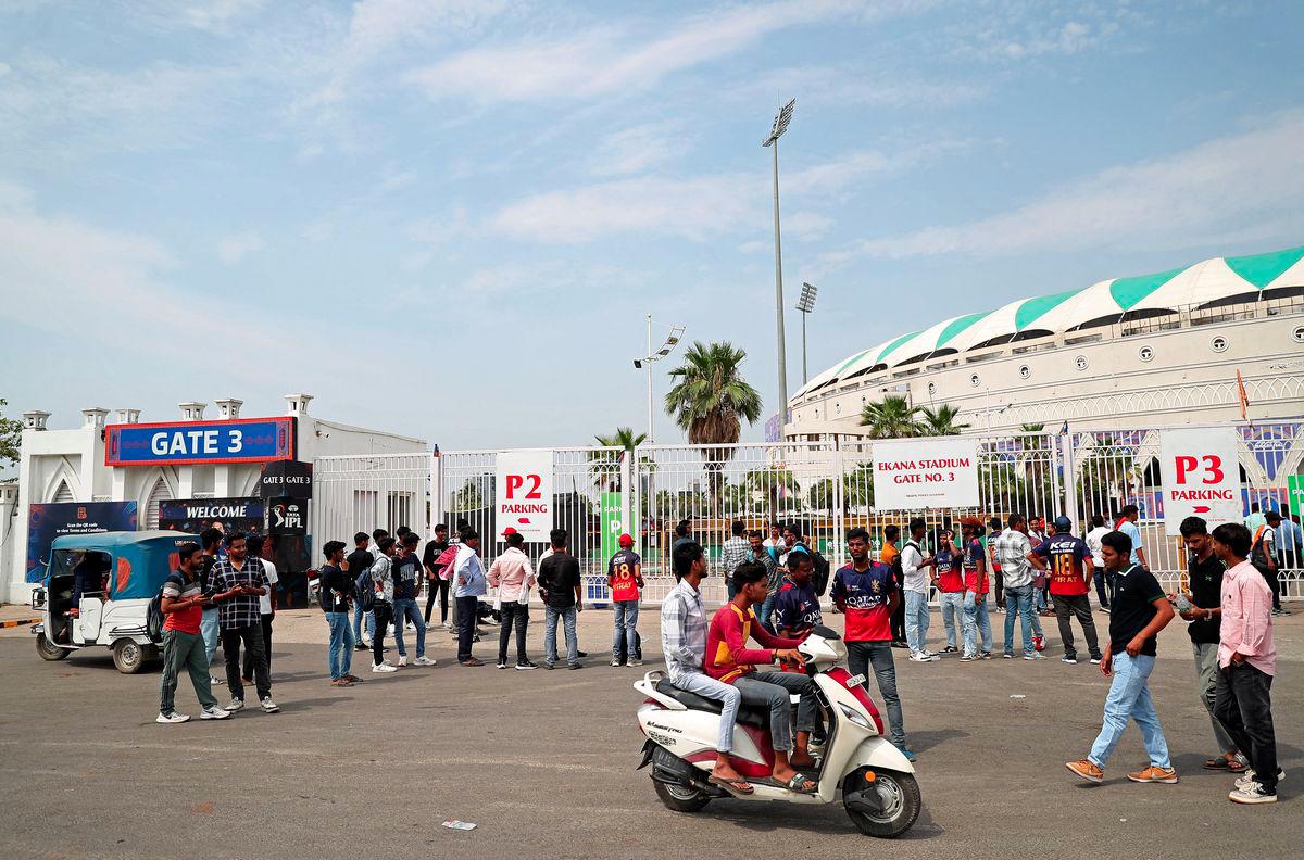 Cricket - Indian Premier League - IPL - Lucknow Super Giants v Royal Challengers Bengaluru - Bharat Ratna Shri Atal Bihari Vajpayee Ekana Cricket Stadium, Lucknow, India - May 9, 2025 Fans are pictured outside the stadium following the announcement that the Indian Premier League has been suspended for one week amid the ongoing tensions between India and Pakistan - REUTERSPIX
