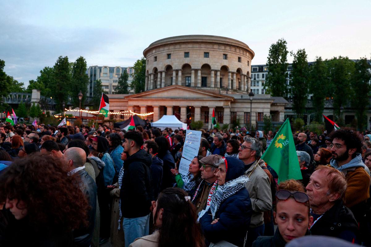People attend rally in support of the Collectif Urgence Palestine and La Jeune Garde Antifaciste groups targeted by a dissolution measure by French Interior Ministry, and in support with Palestinians in the Gaza Strip, at the Place de Stalingrad in Paris, France, May 6, 2025. - REUTERSPIX