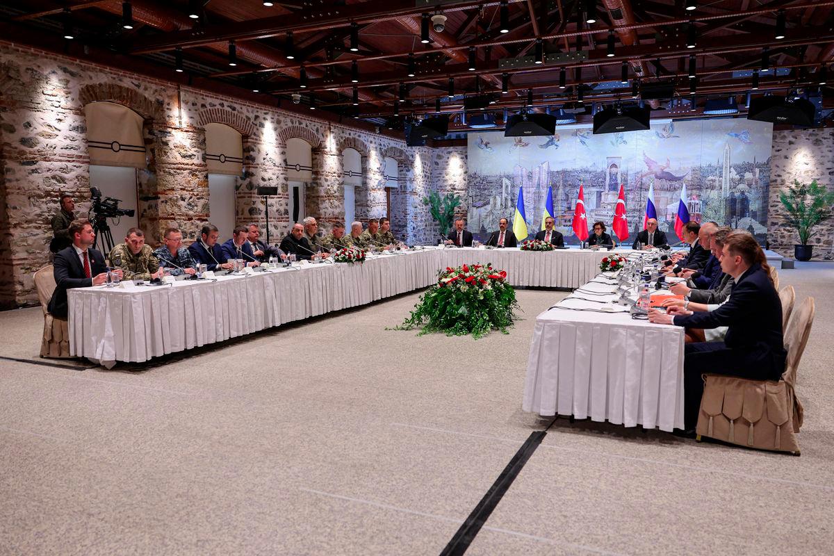 Turkish Foreign Minister Hakan Fidan chairs a meeting between Ukrainian and Russian negotiators in Istanbul, Turkey, May 16, 2025. - REUTERSPIX