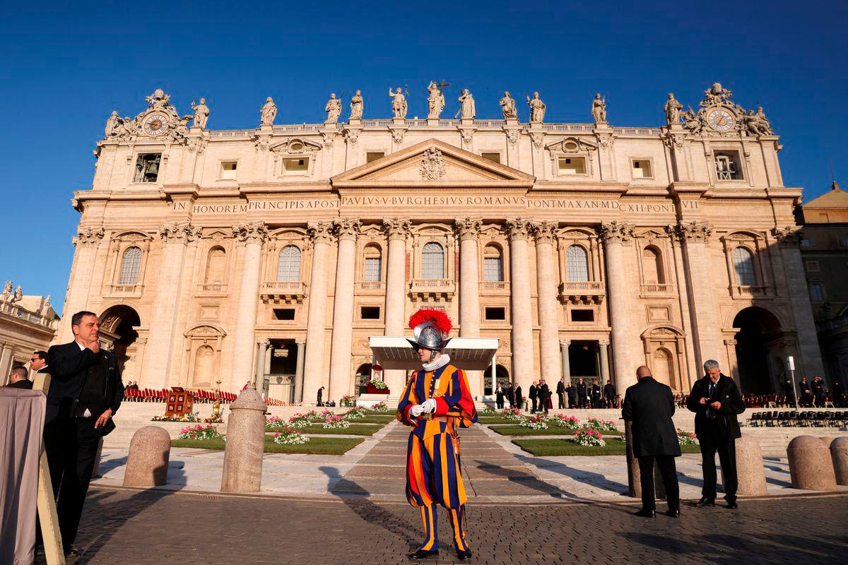 A Swiss Guard stands in Saint Peter’s Square, on the day Pope Leo XIV holds his inaugural Mass, at the Vatican, May 18, 2025. REUTERSpix