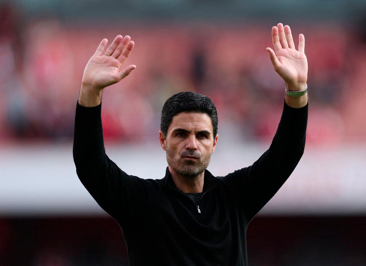 Football - Premier League - Arsenal v Newcastle United - Emirates Stadium, London, Britain - May 18, 2025 - Arsenal manager Mikel Arteta during a lap of appreciation after the match - REUTERSPIX