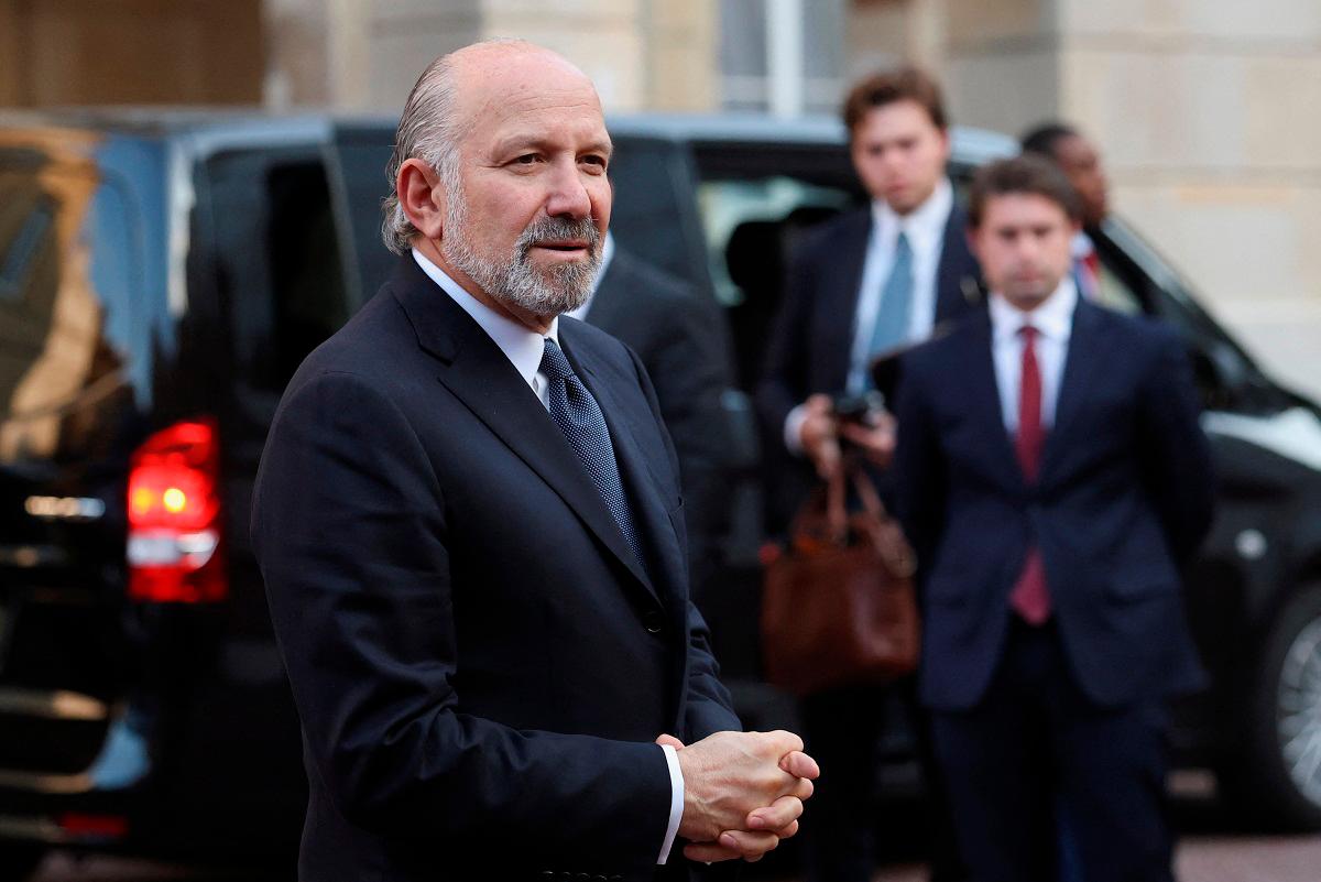 U.S. Secretary of Commerce Howard Lutnick answers questions from the media as he returns to Lancaster House, on the second day scheduled for trade talks between the U.S. and China, in London, Britain, June 10, 2025. - REUTERS/Toby Melville
