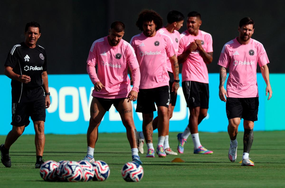 Inter Miami CF’s Marcelo Weigandt, Maximiliano Falcon and Lionel Messi during training - REUTERSpix