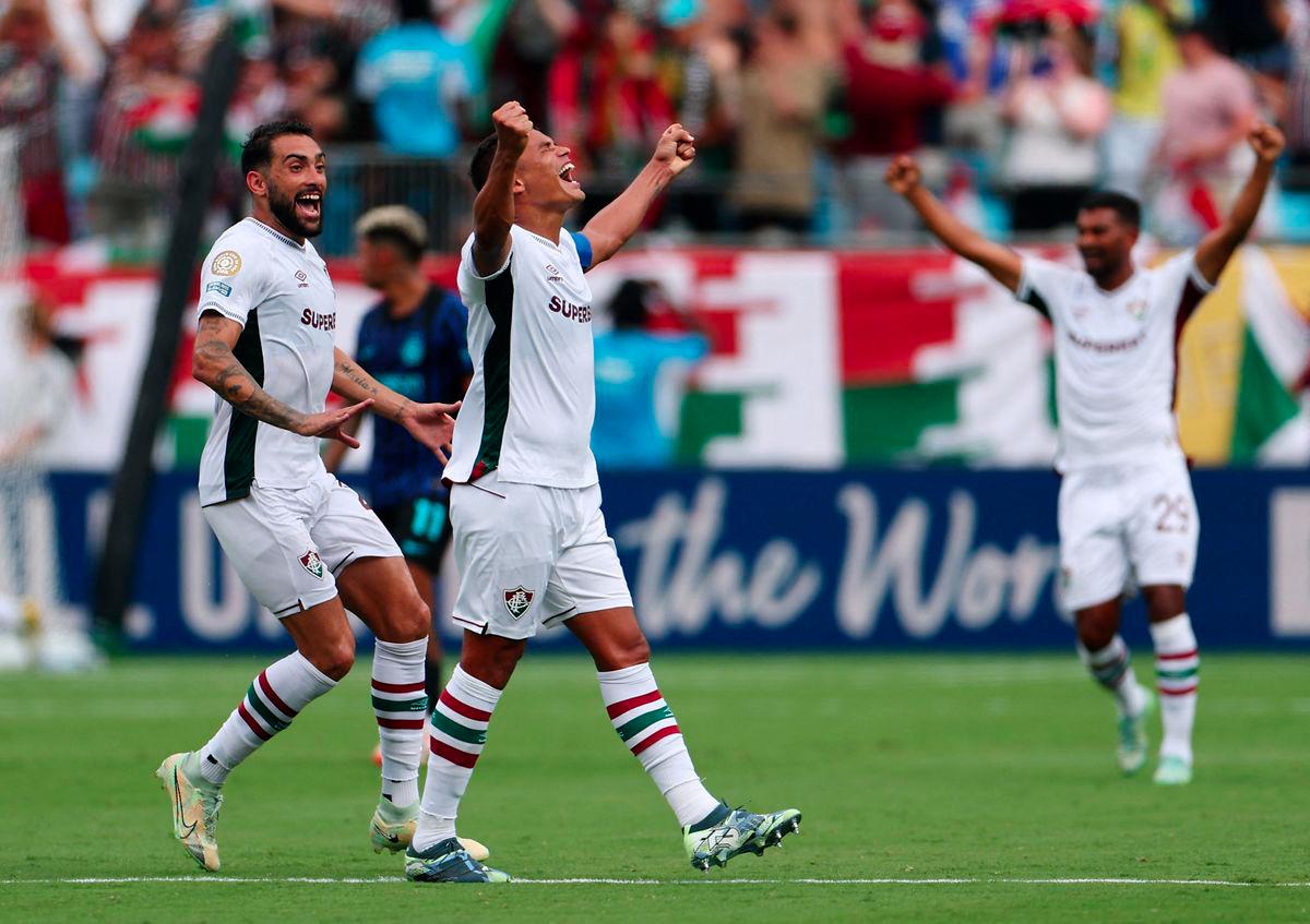 Football - FIFA Club World Cup - Round of 16 - Inter Milan v Fluminense - Bank of America Stadium, Charlotte, North Carolina, U.S. - June 30, 2025 Fluminense's Thiago Silva and Juan Freytes celebrate after Hercules scores their second goal - REUTERSPIX