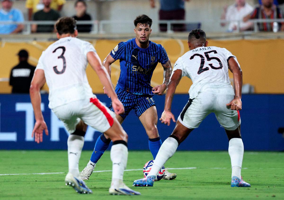 Football - FIFA Club World Cup - Round of 16 - Manchester City v Al Hilal - Camping World Stadium, Orlando, Florida, U.S. - June 30, 2025Al Hilal's Marcos Leonardo in action with Manchester City's Ruben Dias and Manuel Akanji - REUTERSPIX