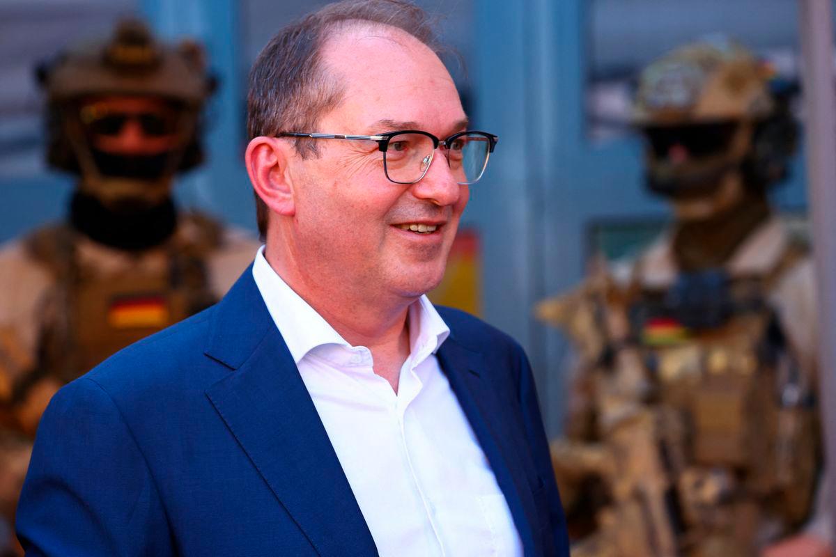 German Interior Minister Alexander Dobrindt visits a special unit of the law enforcement agency BKA, in Berlin, July 1, 2025. REUTERS/Nadja Wohlleben