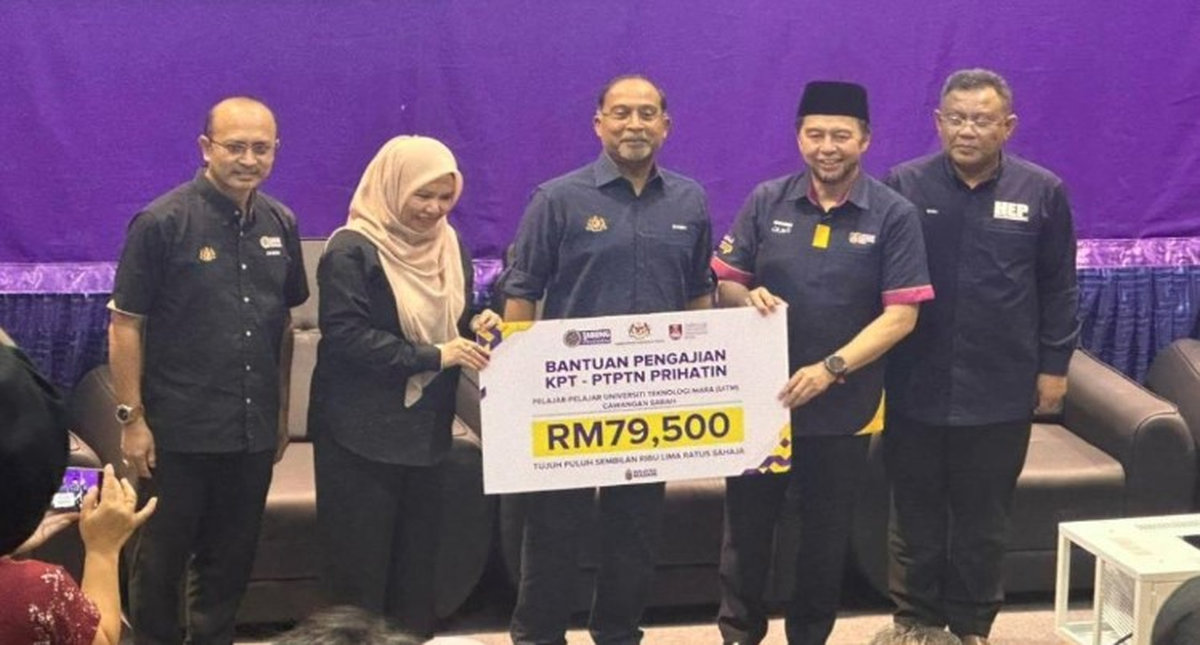 Higher Education Minister Datuk Seri Dr Zambry Abdul Kadir at the MOHE-PTPTN MADANI Education Assistance Programme today. - BERNAMA
