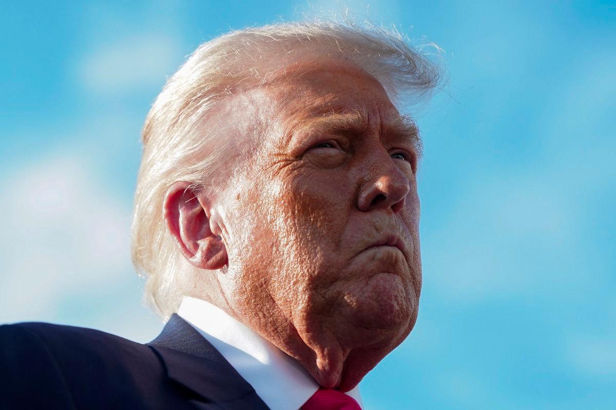U.S. President Donald Trump speaks to members of the media upon his arrival from Pennsylvania, at Joint Base Andrews, Maryland, U.S., July 15, 2025. - REUTERSPIX