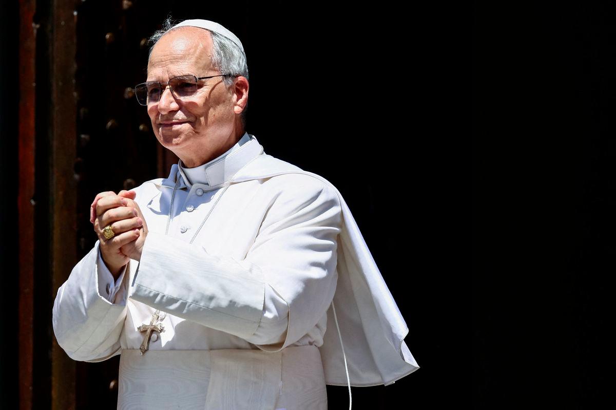 Pope Leo XIV di Castel Gandolfo, Italy, semalam - REUTERS