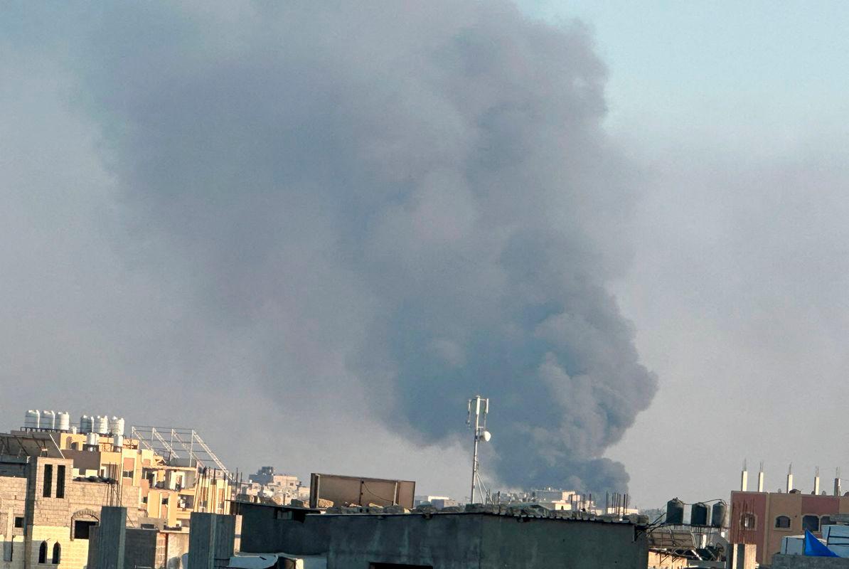 Smoke rises during Israeli strikes amid the Israeli military operation in Deir Al-Balah, in the central Gaza Strip - Reuterspix