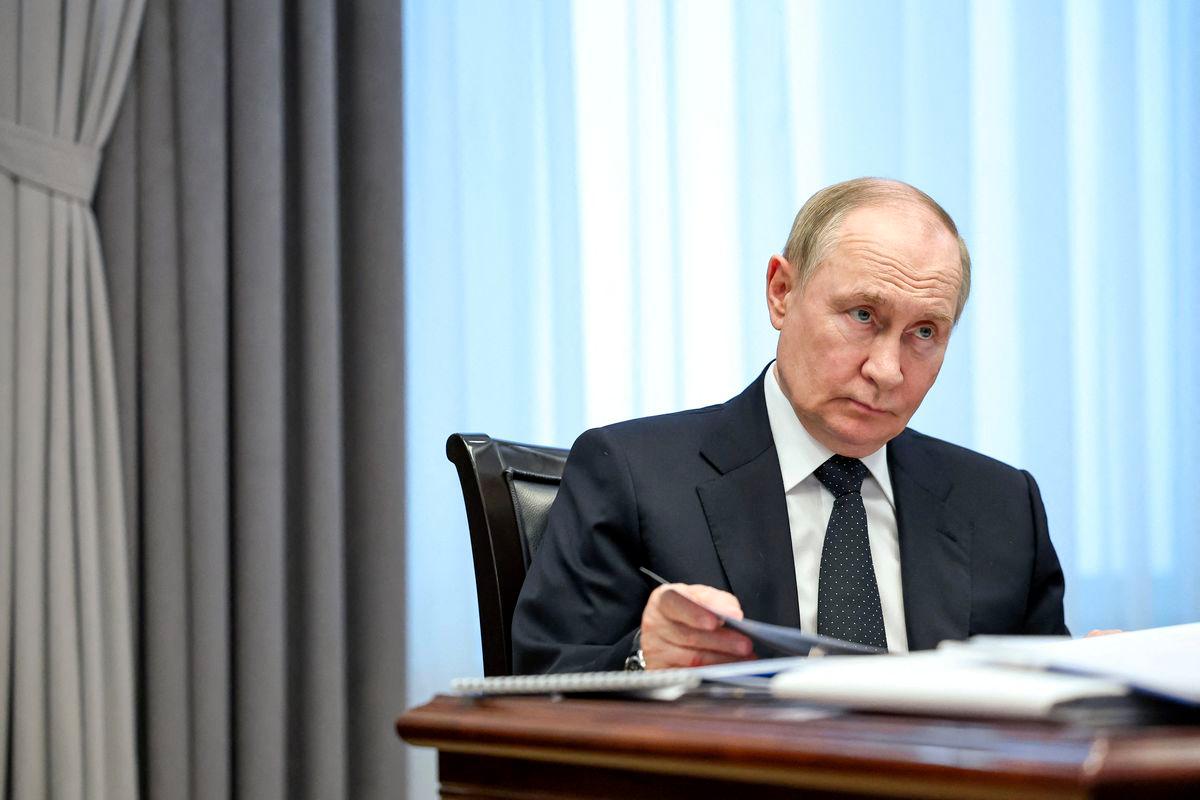 Russian President Vladimir Putin attends a meeting with Arkhangelsk Region Governor Alexander Tsybulsky in Severodvinsk, Arkhangelsk region, Russia July 24, 2025. - Sputnik/Alexander Kazakov/Pool via REUTERSPIX