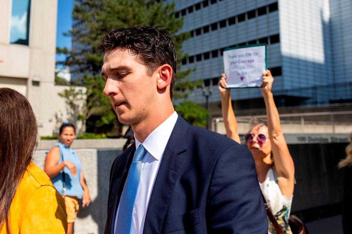 Cal Foote leaves court after a judge found him and his teammates not guilty in the trial involving players from Canada’s 2018 gold medal–winning world junior hockey team, who were charged with sexually assaulting a woman in a hotel room, at the Superior Court of Justice in London, Ontario, Canada, July 24, 2025- REUTERS