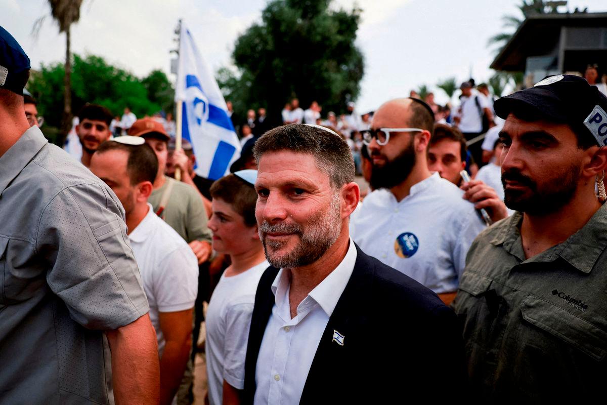 Israeli Finance Minister Bezalel Smotrich walks to visit the Damascus Gate to Jerusalem’s Old City, as Israelis mark Jerusalem Day, in Jerusalem May 26, 2025 - Reuterspix