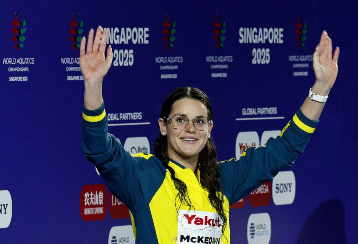 Swimming - World Aquatics Championships - Women's 200m Backstroke Final - World Aquatics Championships Arena, Singapore - August 2, 2025Gold medallist Australia's Kaylee McKeown celebrates after winning the Women's 200m Backstroke Final - REUTERSPIX