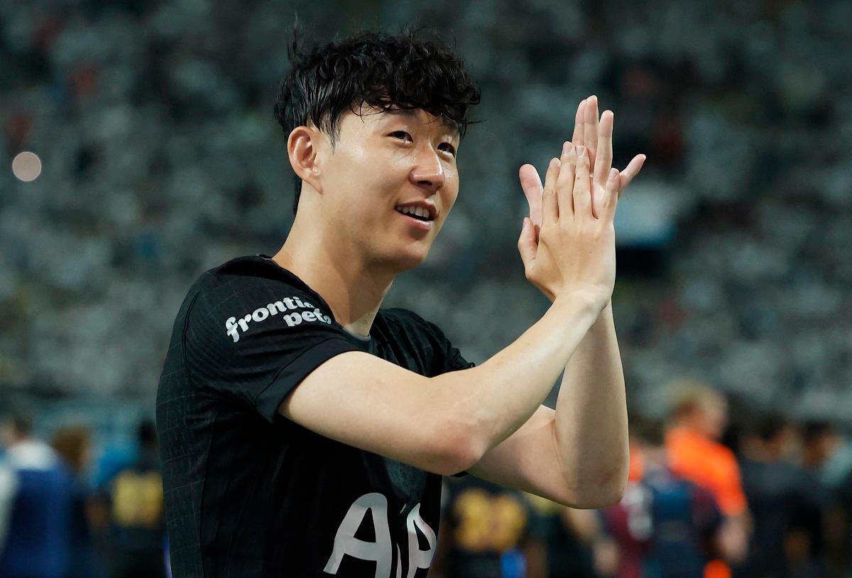 Son Heung-Min embraces Lucas Bergvall after playing his last game for Tottenham Hotspur. - REUTERS/Kim Soo-Hyeon