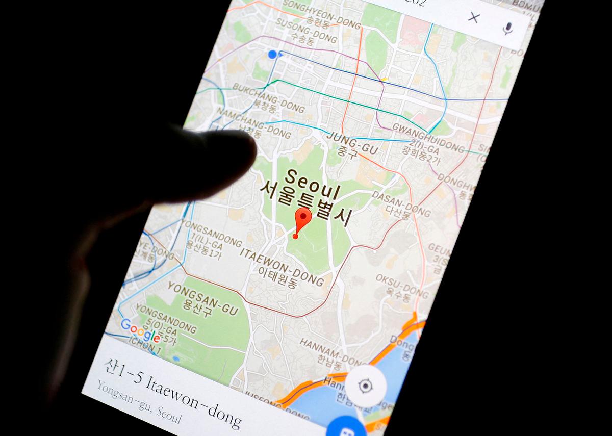 FILE PHOTO: Google Maps application is displayed on a smartphone in Seoul, South Korea, in this photo illustration on August 24, 2016.Kim Hong-Ji/File Photo/ REUTERS
