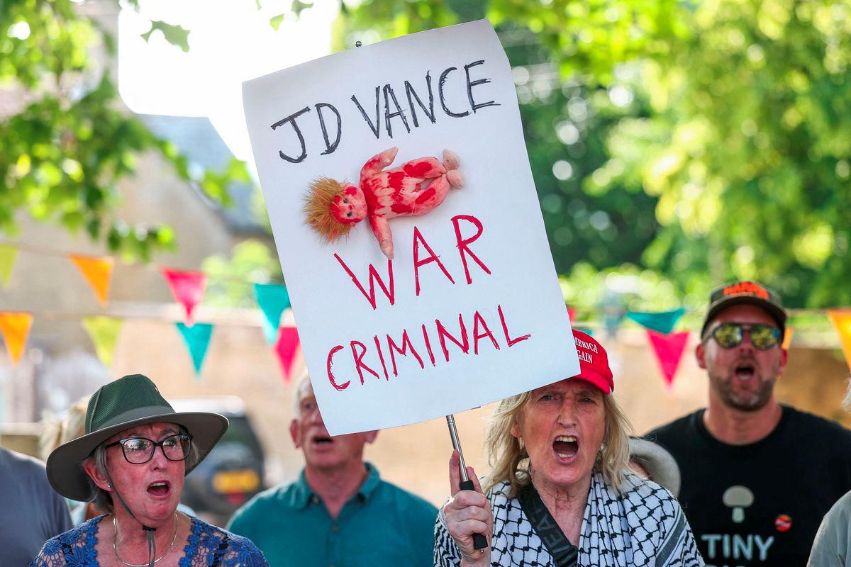 People attend the Vance not welcome party protest, organised by Everybody Hates Elon and Stop Trump Coalition, as U.S. Vice President JD Vance spends his holiday nearby, in Charlbury, Cotswolds, Britain, August 12, 2025. - REUTERSPIX