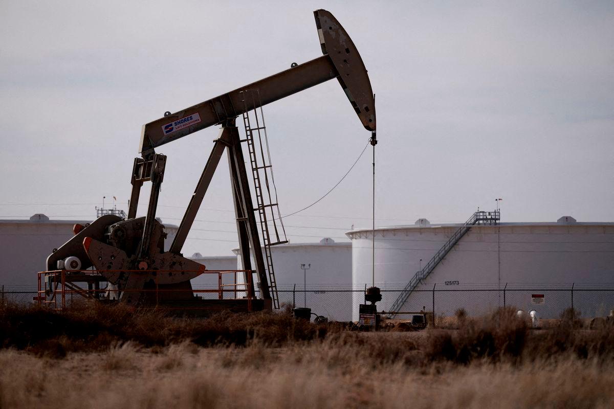 FILE PHOTO: A pump jack operates near a crude oil reserve in the Permian Basin oil field near Midland, Texas, U.S. February 18, 2025. REUTERS/Eli Hartman/File Photo