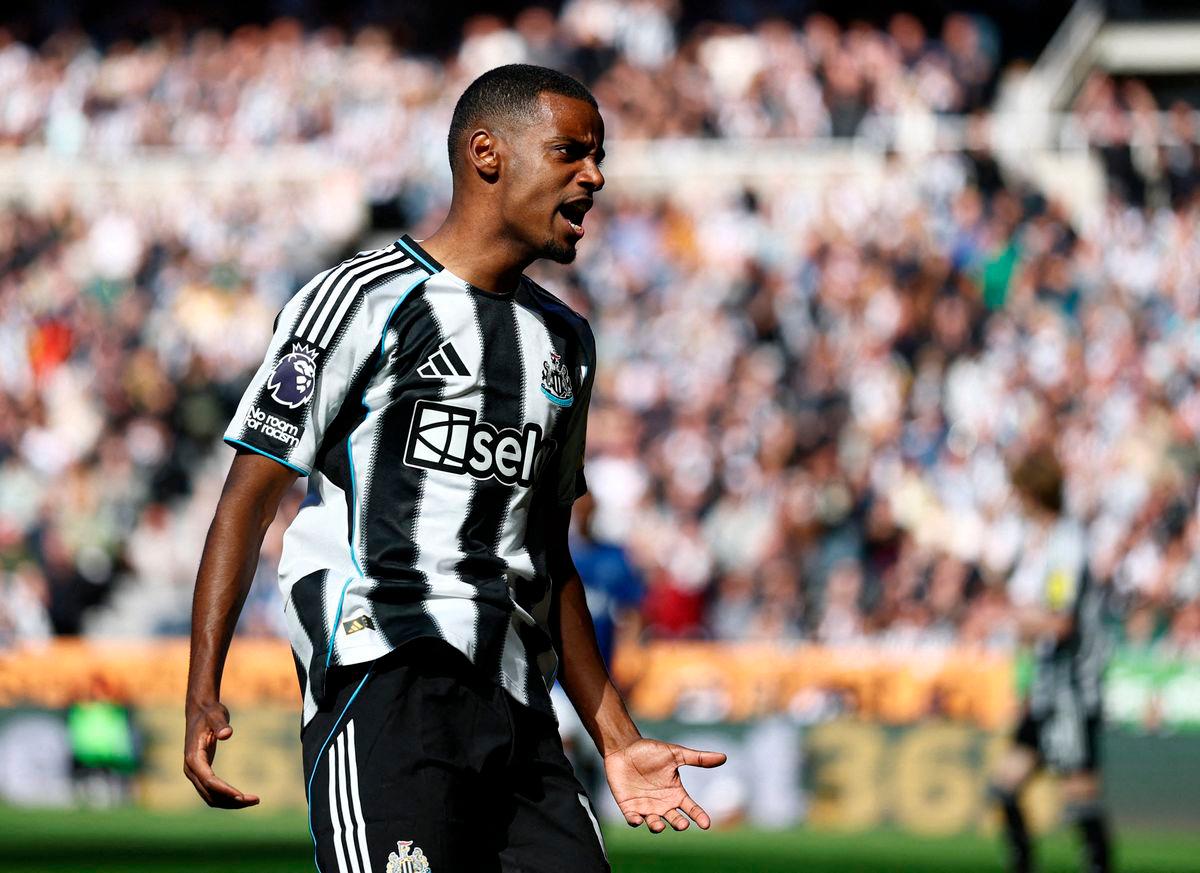 Newcastle United’s Alexander Isak reacts after missing a chance to score Action Images via Reuters/Lee Smith