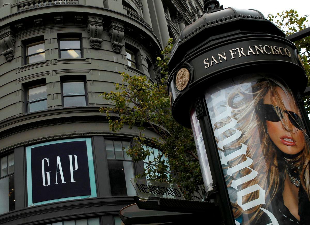 FILE PHOTO: The Gap flagship store is seen in San Francisco, California August 18, 2011. Gap Inc reported a 19 percent drop in quarterly profit on Thursday as the clothing retailer struggled to grow sales amid a weak economy, volatile raw material costs and management changes. REUTERS/Robert Galbraith (UNITED STATES - Tags: BUSINESS)/File Photo